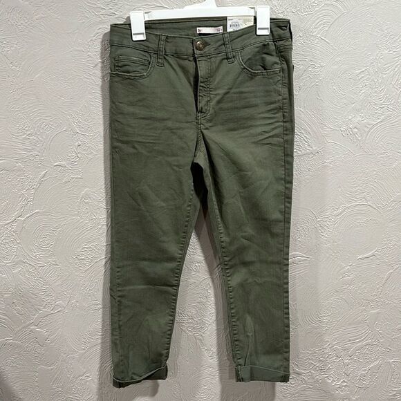 SO Mid Rise Crop Olive Green Frayed Cuffed Jeans size 11 NWT - Picture 1 of 5